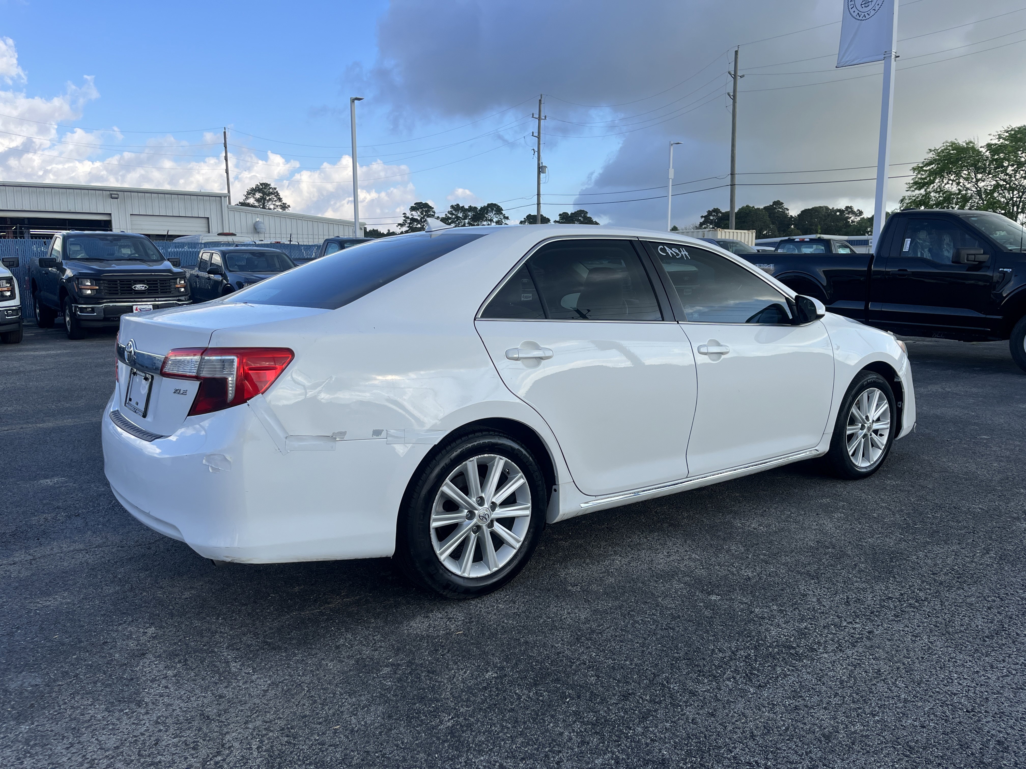 Used 2012 Toyota Camry XLE image 2