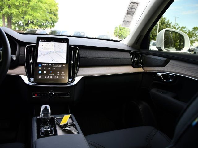 Used 2025 Volvo XC90 B6 Plus w/ Protection Package Premier AWD/4WD image 19