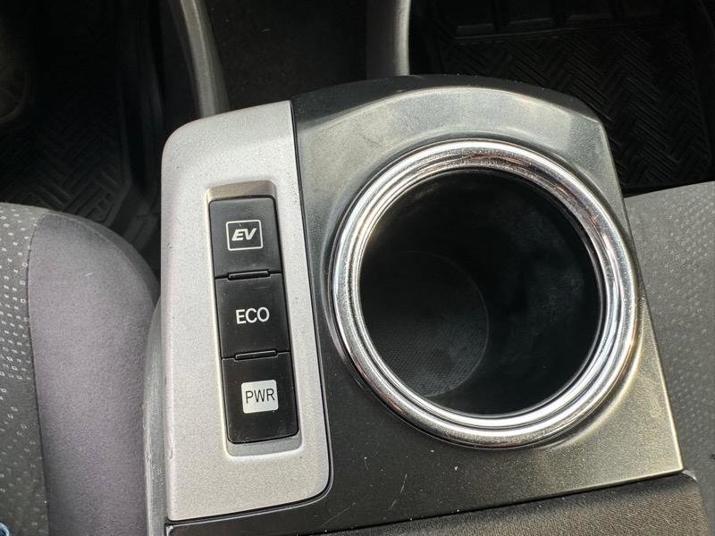 Used 2014 Toyota Prius V Two image 21