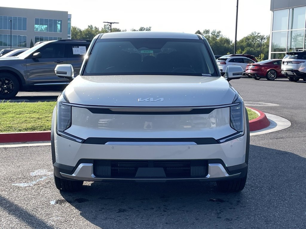 New 2026 Kia EV9 Light image 8