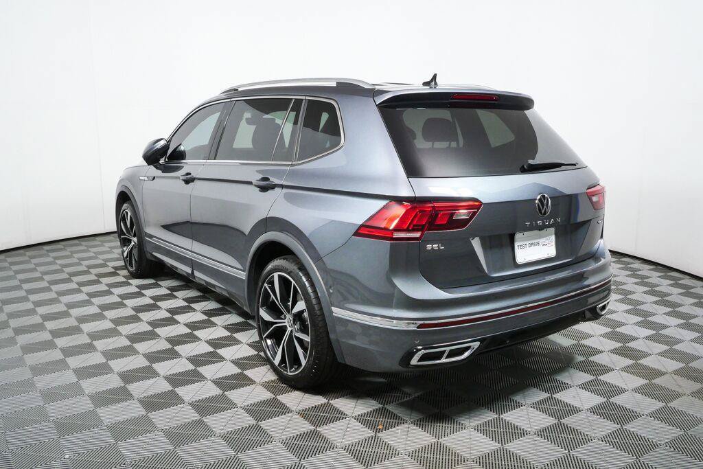 Used 2024 Volkswagen Tiguan SEL R-Line AWD/4WD image 31