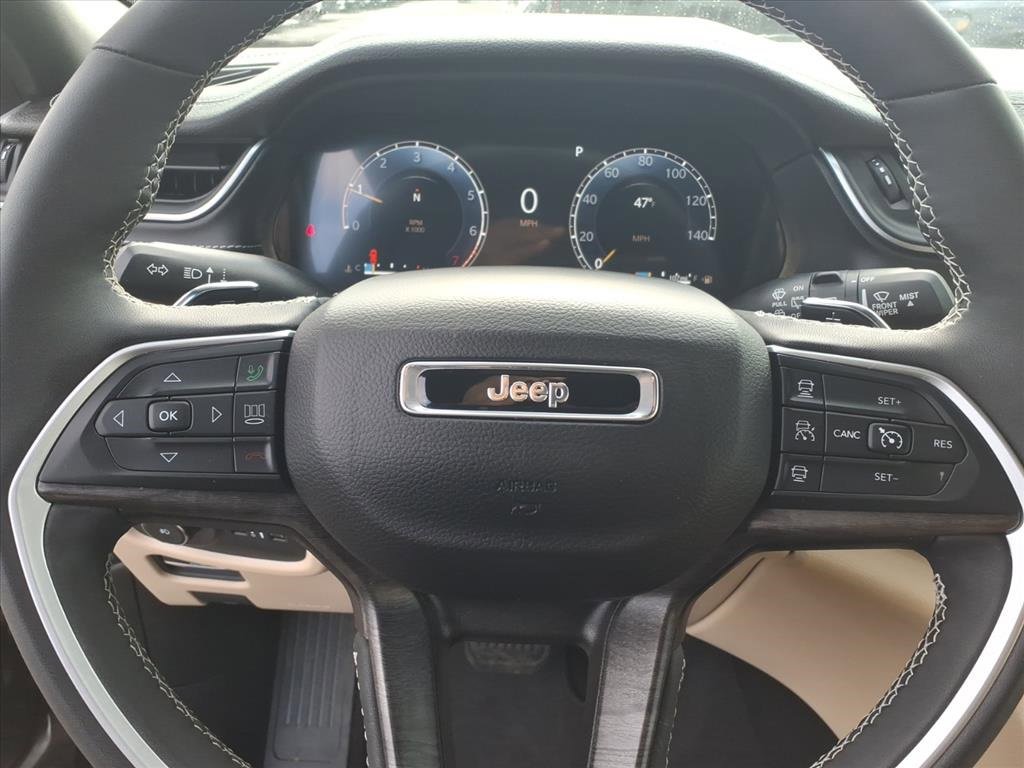 Certified 2024 Jeep Grand Cherokee Limited image 5