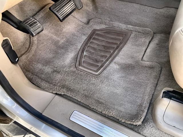 Used 2012 Cadillac Escalade EXT Premium image 35