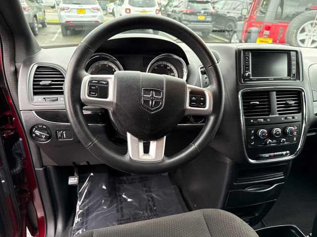Used 2018 Dodge Grand Caravan SE image 20