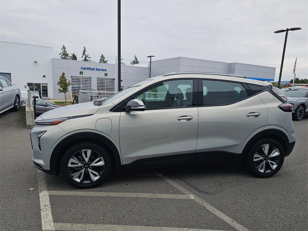 Used 2022 Chevrolet Bolt EUV LT w/ Convenience Package image 4