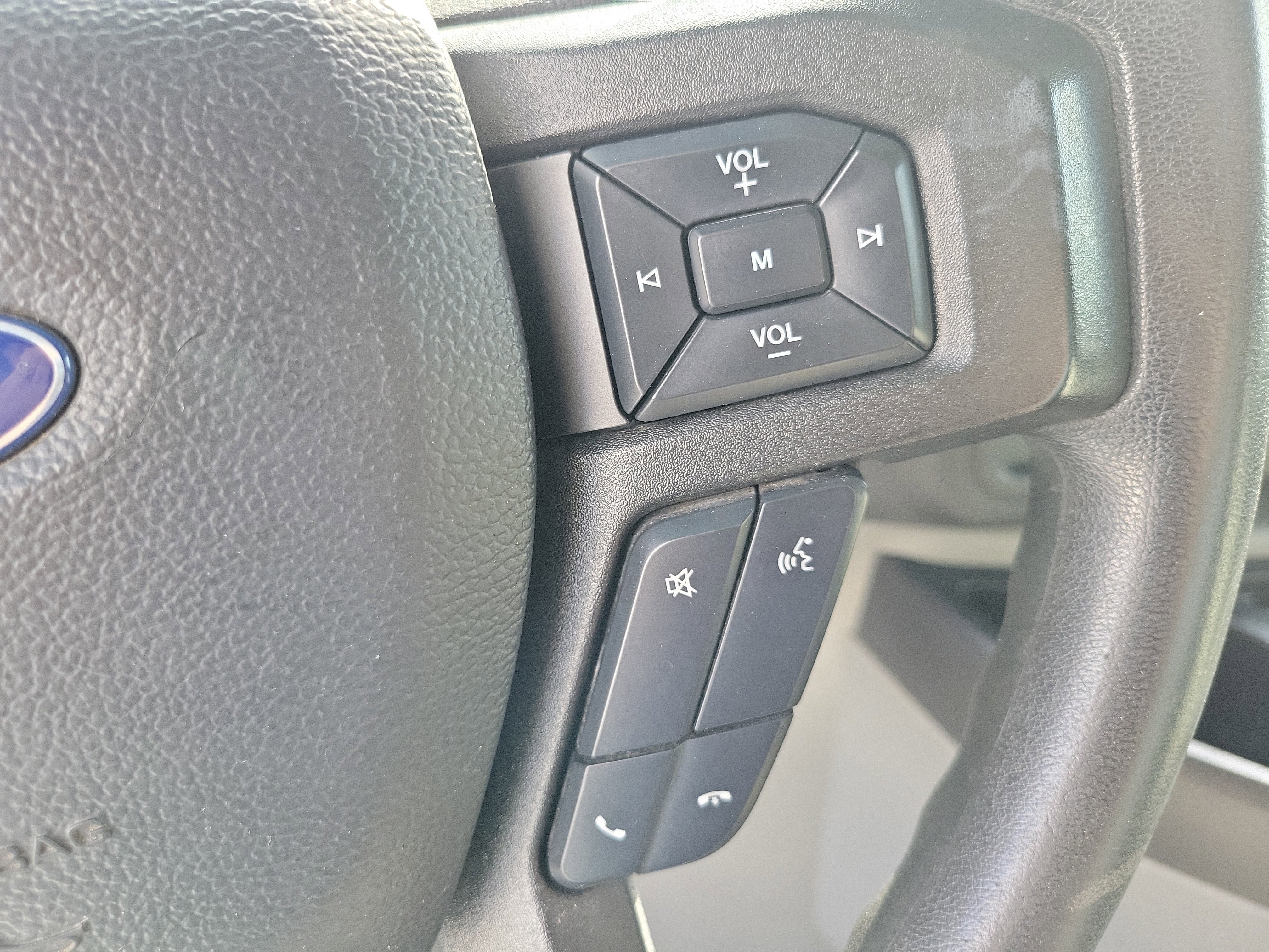 Used 2022 Ford E-350 and Econoline 350 Super Duty image 15