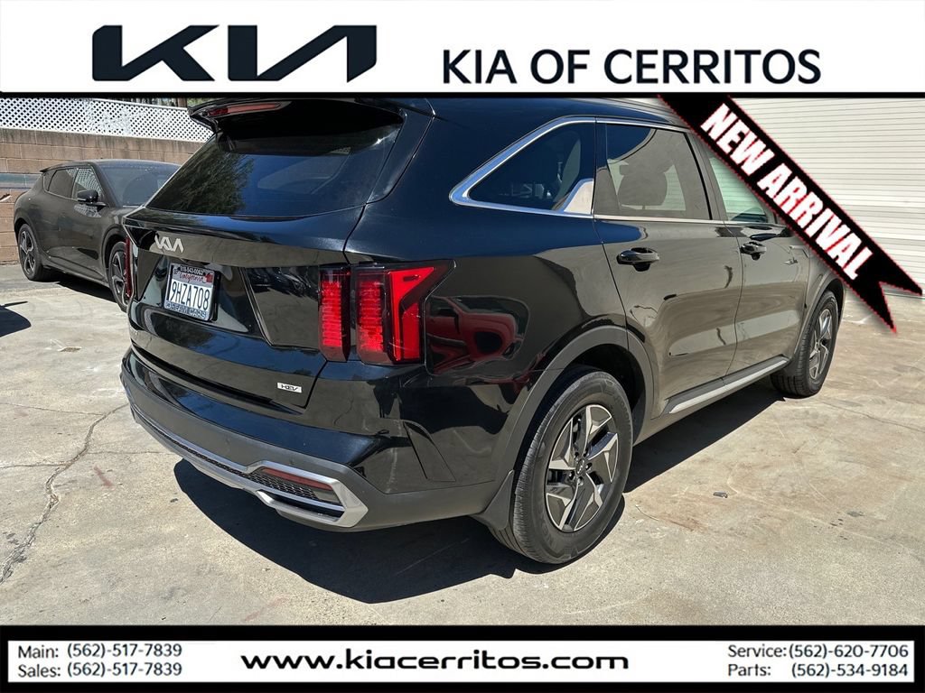 Certified 2023 Kia Sorento EX FWD image 5