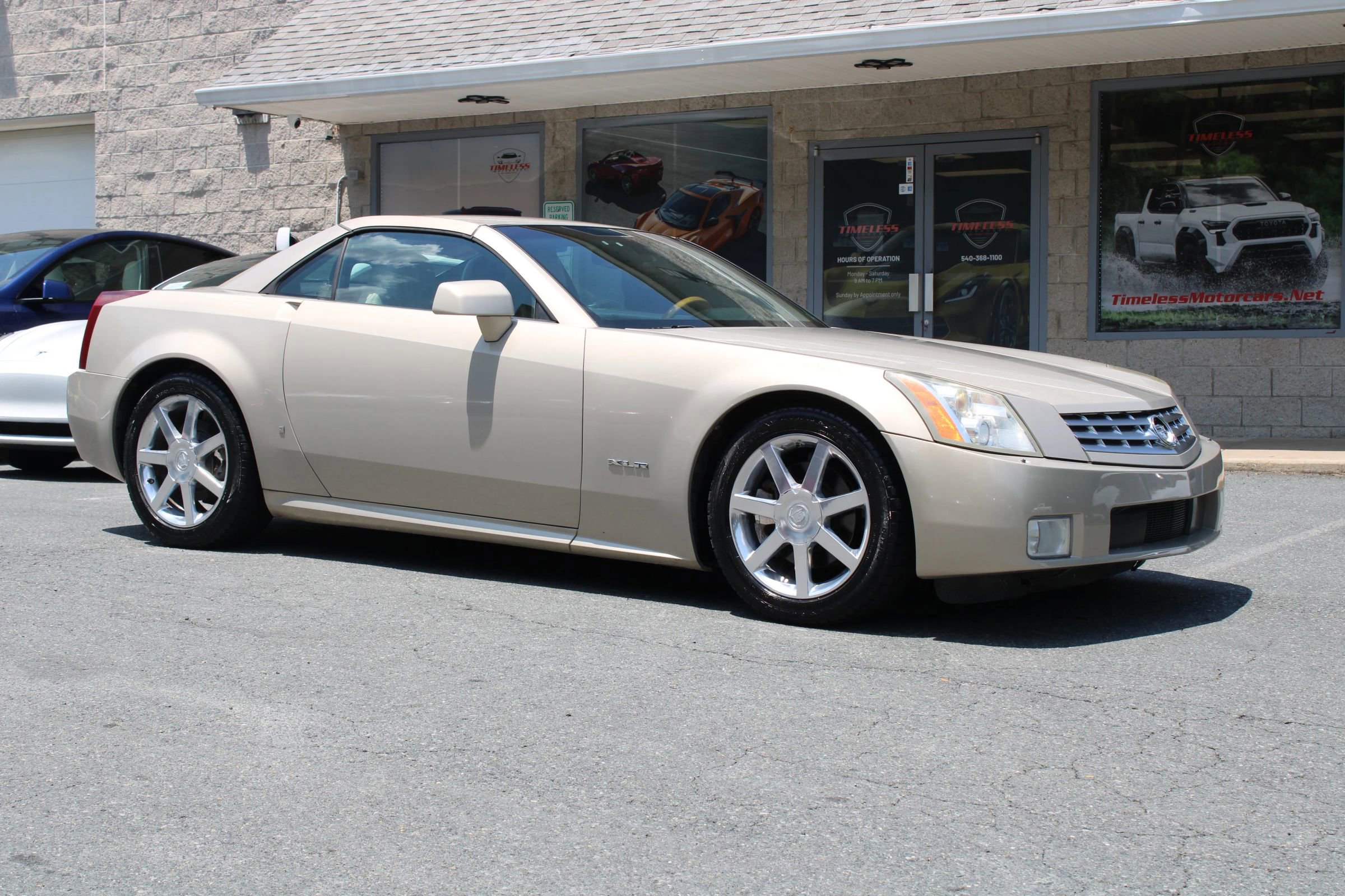 Used 2006 Cadillac XLR image 4