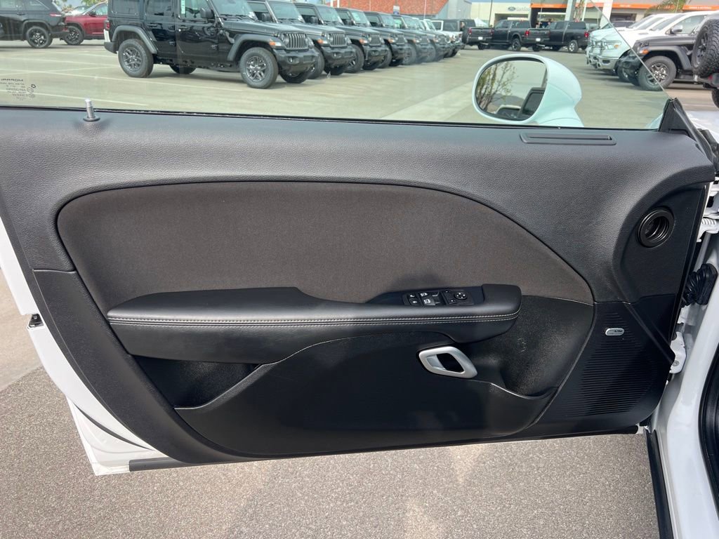 Used 2023 Dodge Challenger SXT w/ Blacktop Package image 15