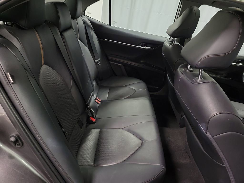 Used 2020 Toyota Camry XLE image 26