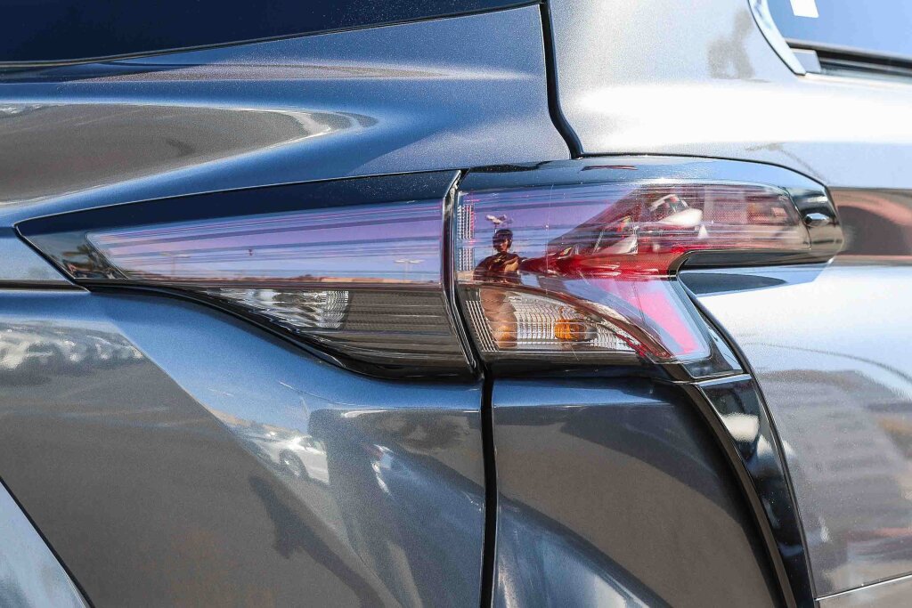Certified 2025 Toyota Sienna LE FWD image 26