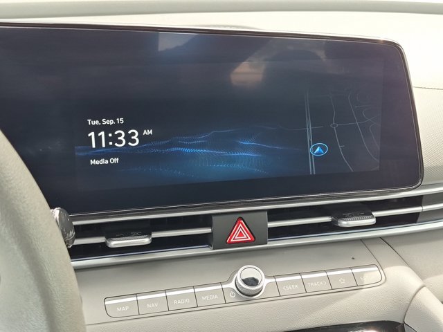 Used 2024 Hyundai Elantra SEL FWD image 13