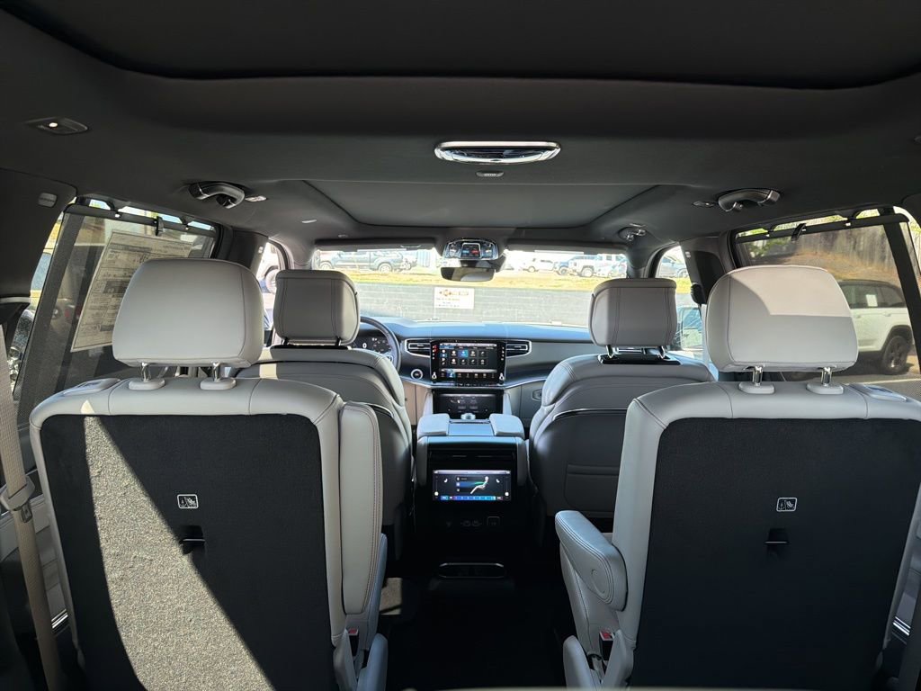 New 2026 Jeep Grand Wagoneer Summit AWD/4WD image 13