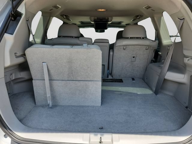 Used 2013 Toyota Highlander Limited AWD/4WD image 13