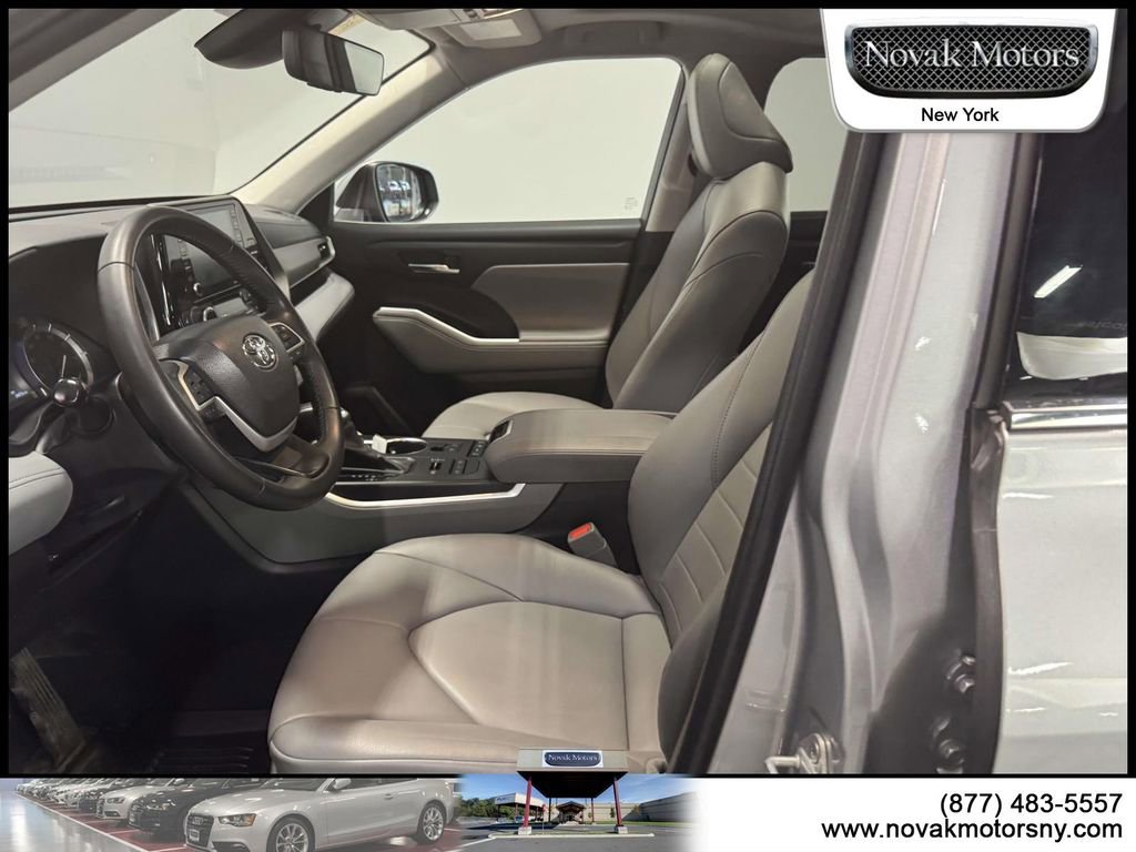 Used 2022 Toyota Highlander XLE image 15
