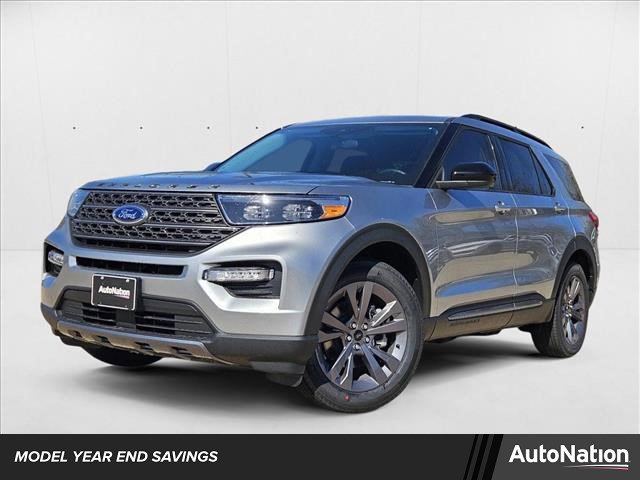 New 2024 Ford Explorer XLT w/ Equipment Group 202A