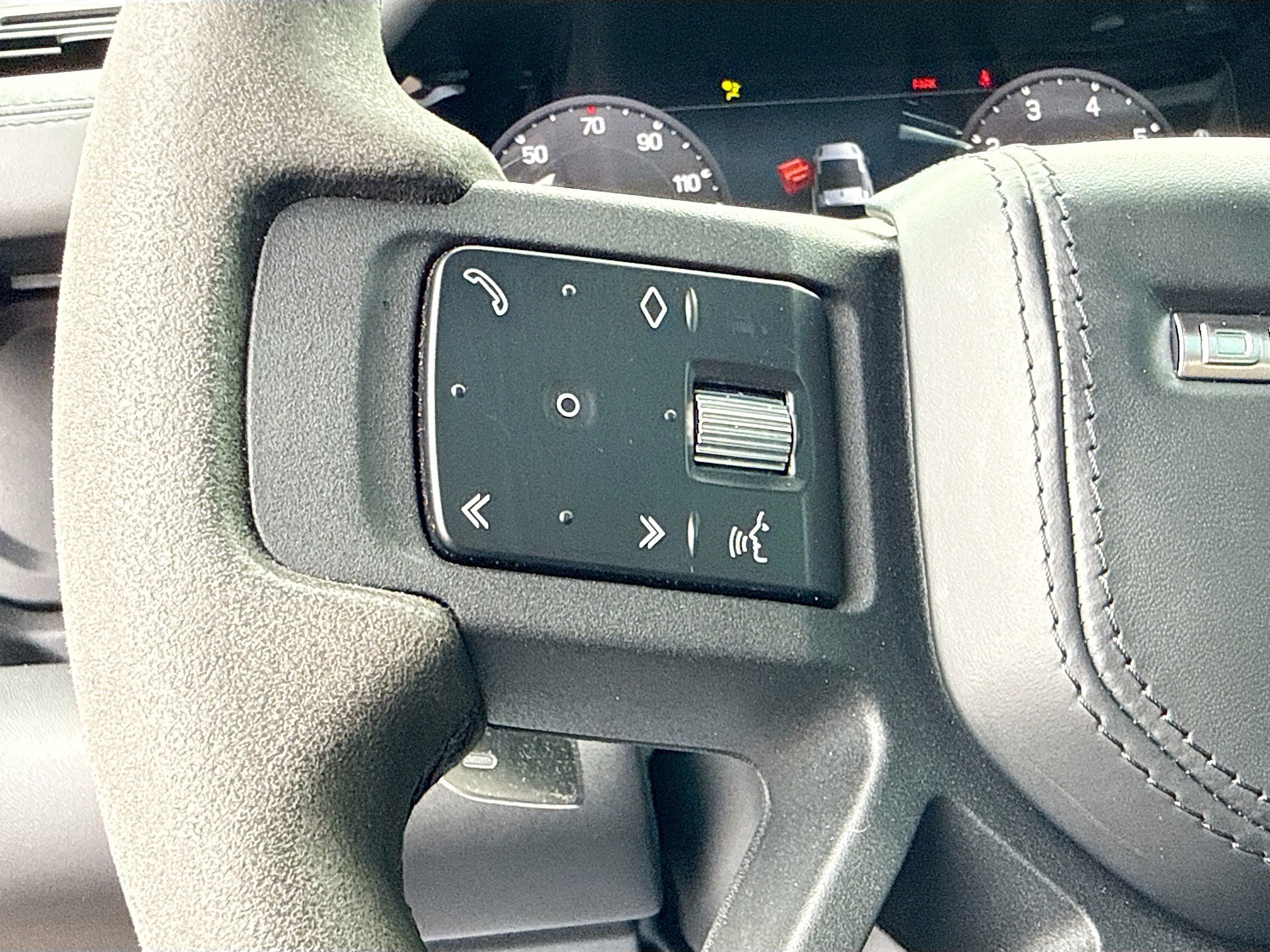 Used 2023 Land Rover Defender 90 V8 image 37