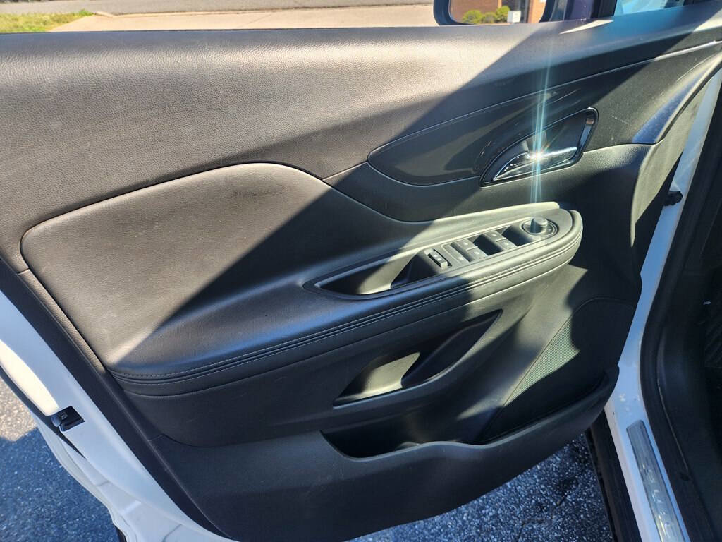 Used 2018 Buick Encore Preferred FWD image 8