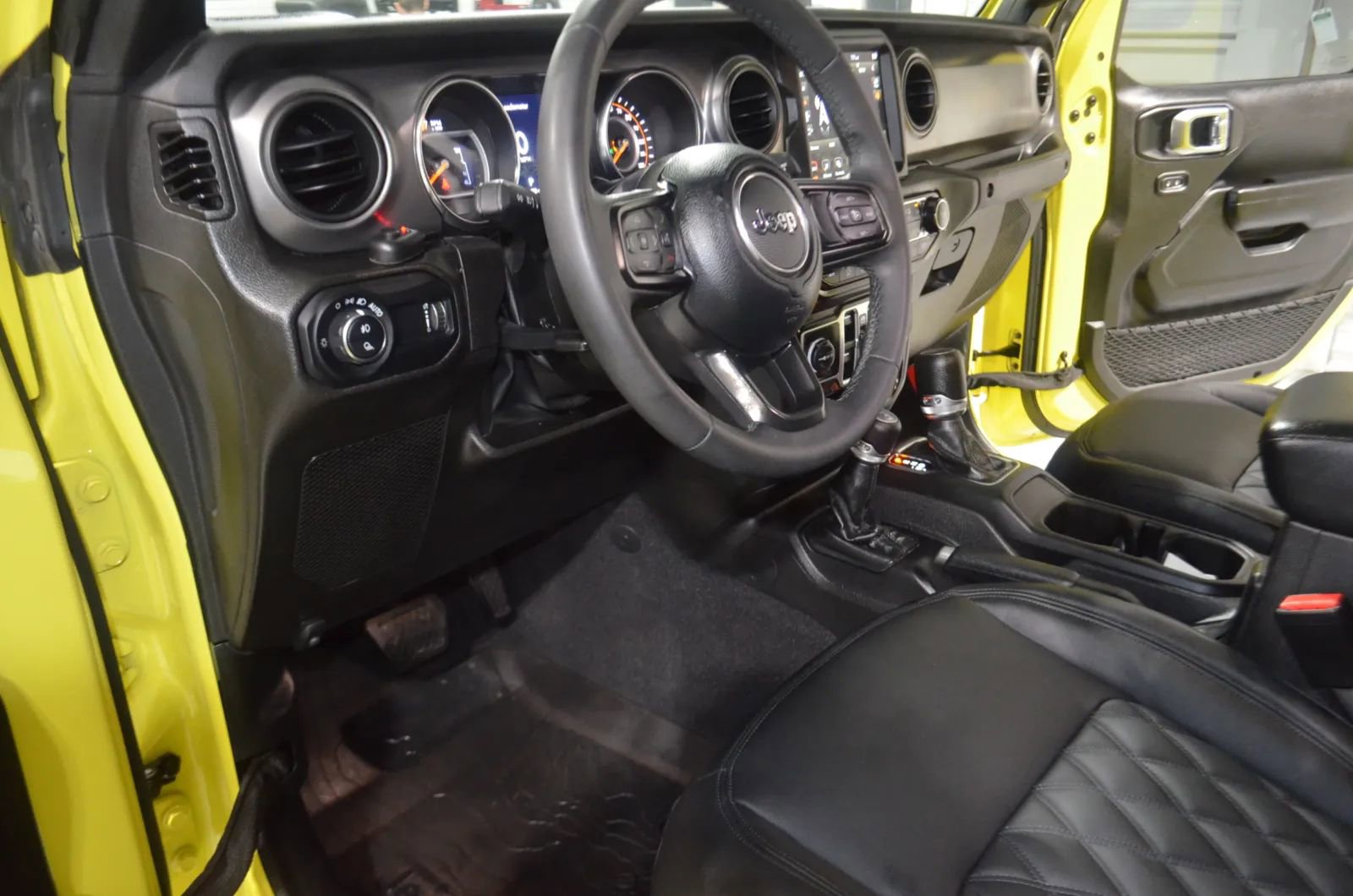 Used 2023 Jeep Gladiator Sport image 13