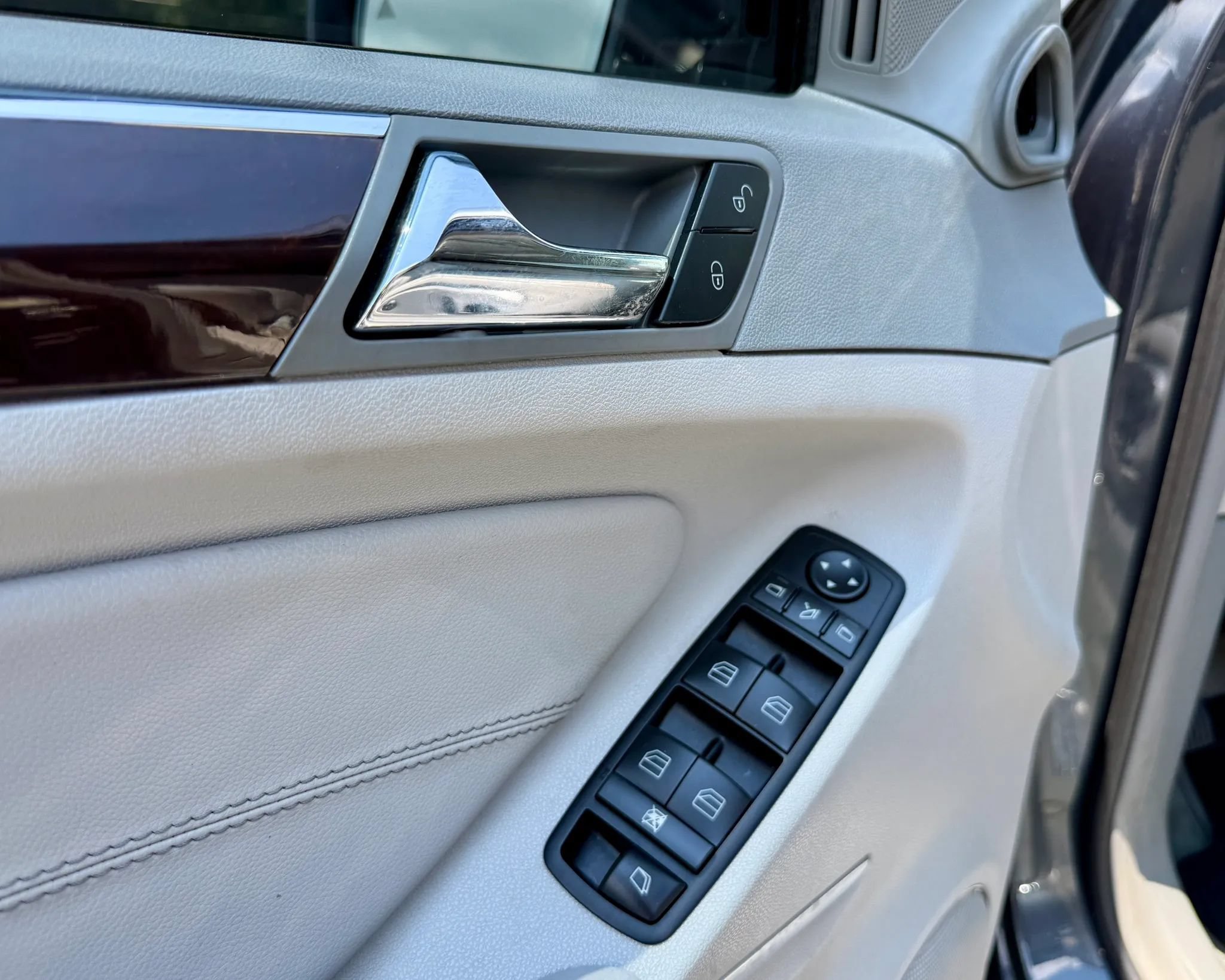 Used 2012 Mercedes-Benz GL 450 4MATIC image 10