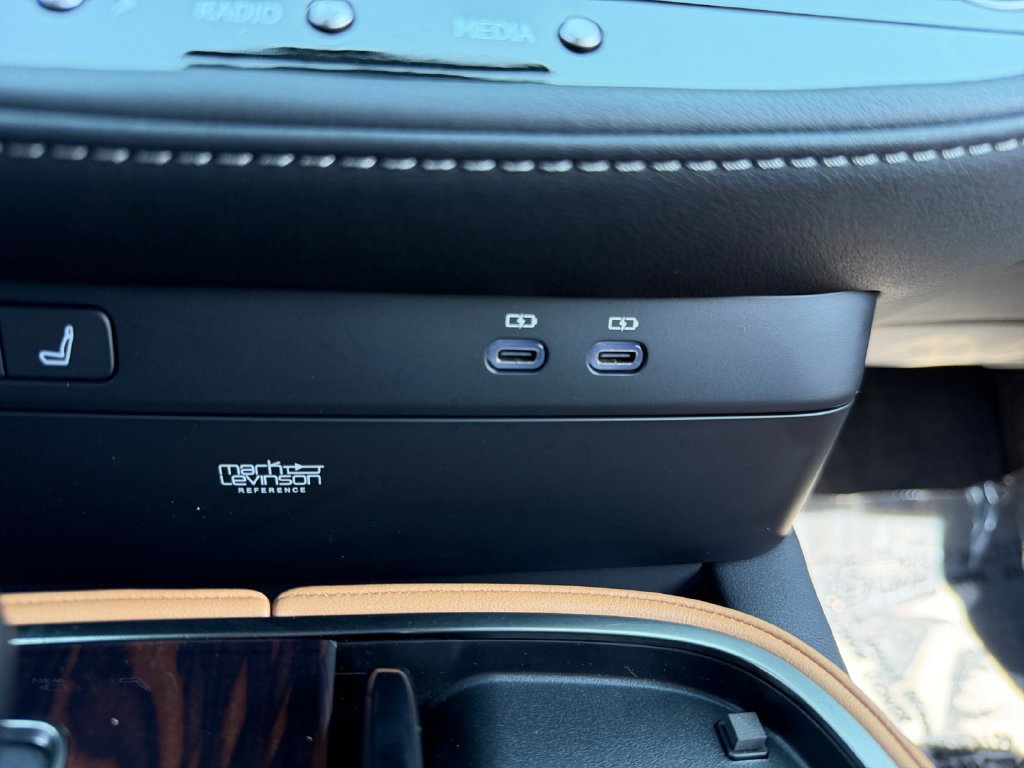 Certified 2023 Lexus LS 500 AWD w/ Luxury Package image 24