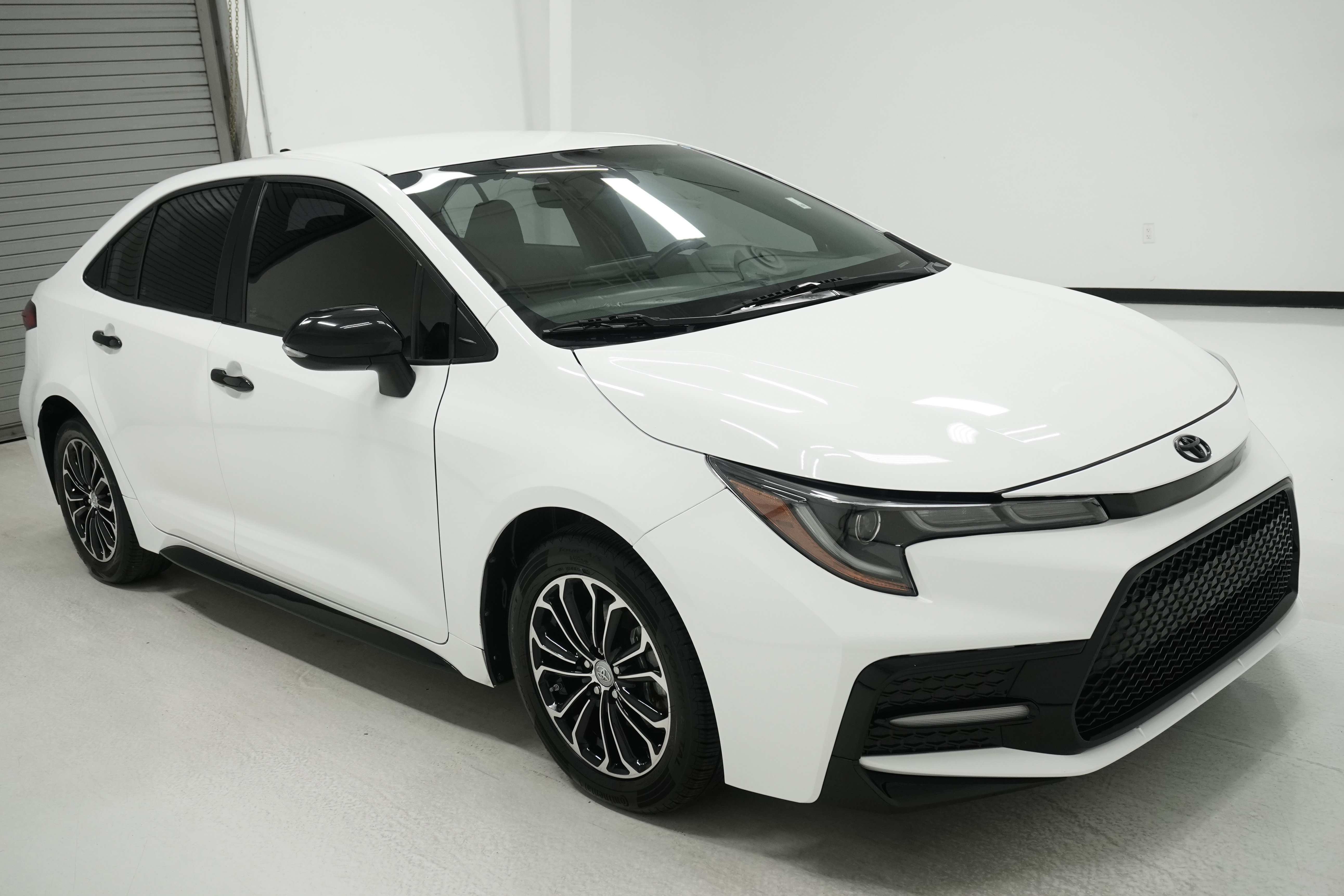Used 2022 Toyota Corolla SE FWD image 3