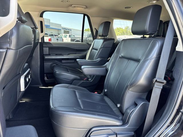 Used 2024 Ford Expedition XLT image 11
