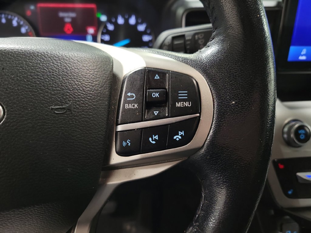 Used 2022 Ford Explorer XLT w/ Equipment Group 202A AWD/4WD image 24