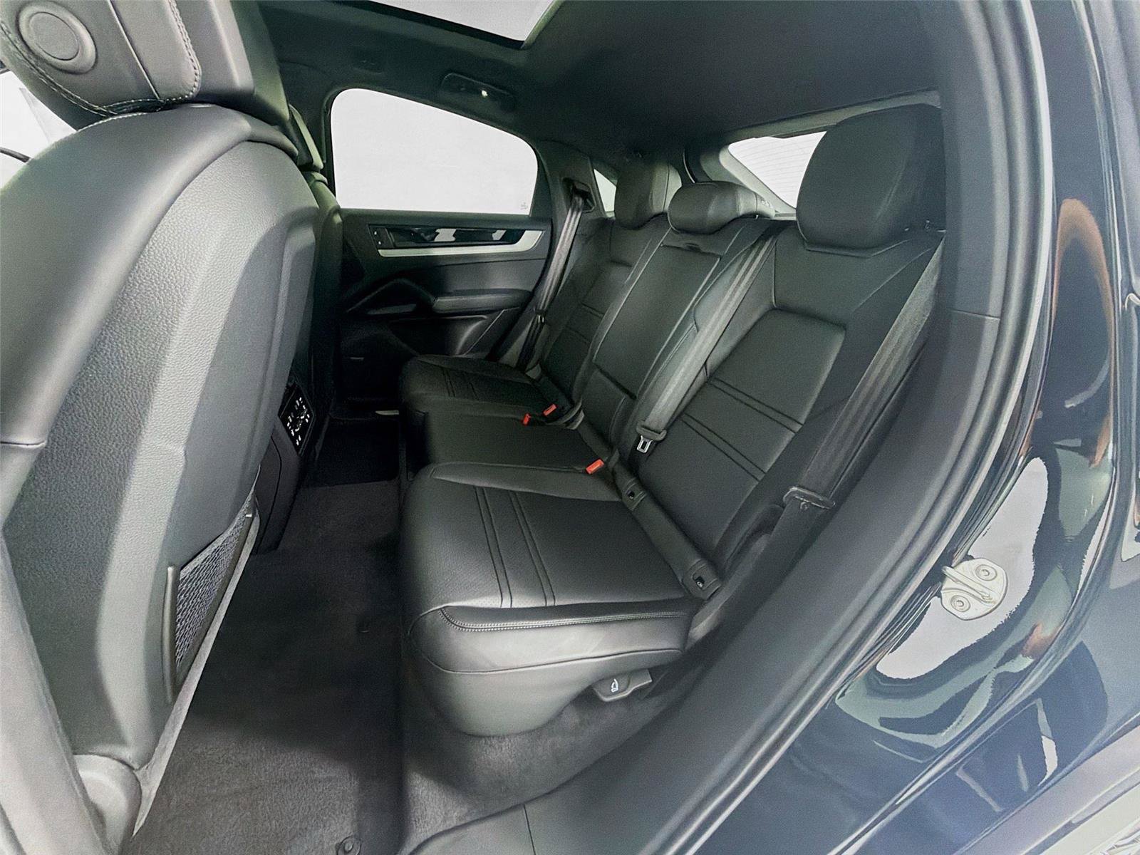 New 2026 Porsche Cayenne Coupe AWD/4WD image 20