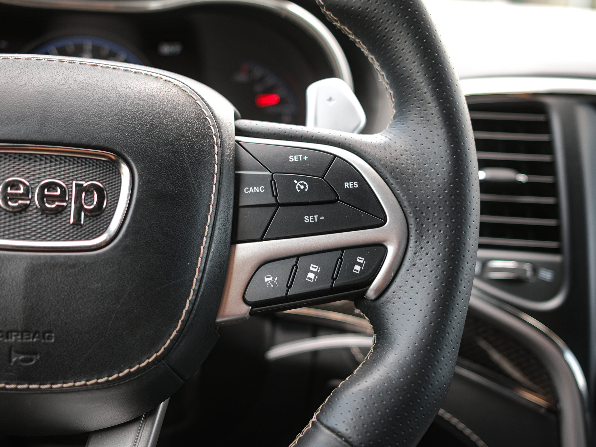 Used 2018 Jeep Grand Cherokee Trackhawk AWD/4WD image 20