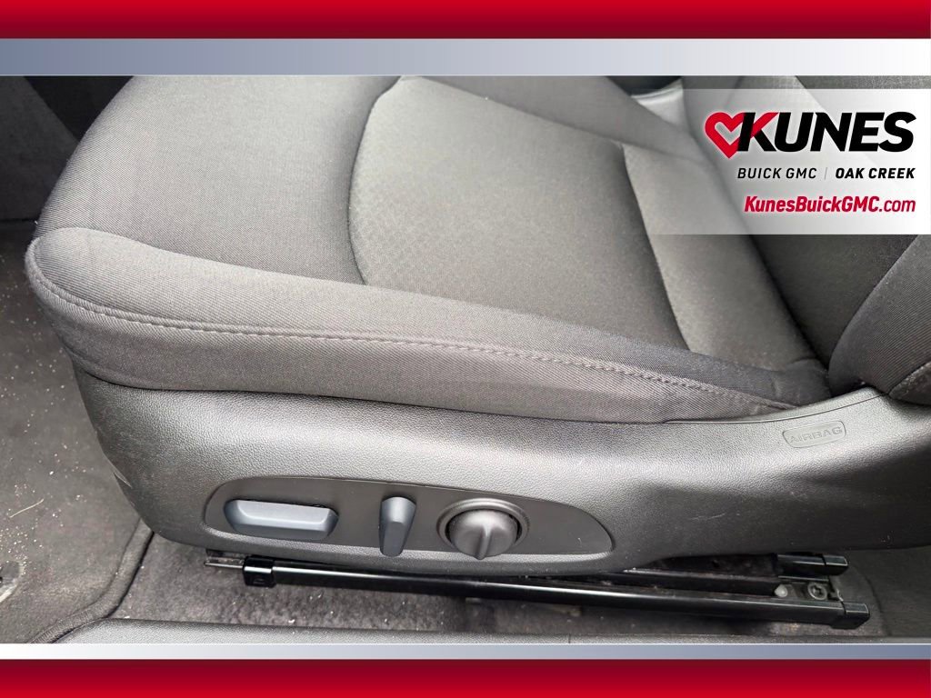 Used 2024 Chevrolet Malibu LT FWD image 7