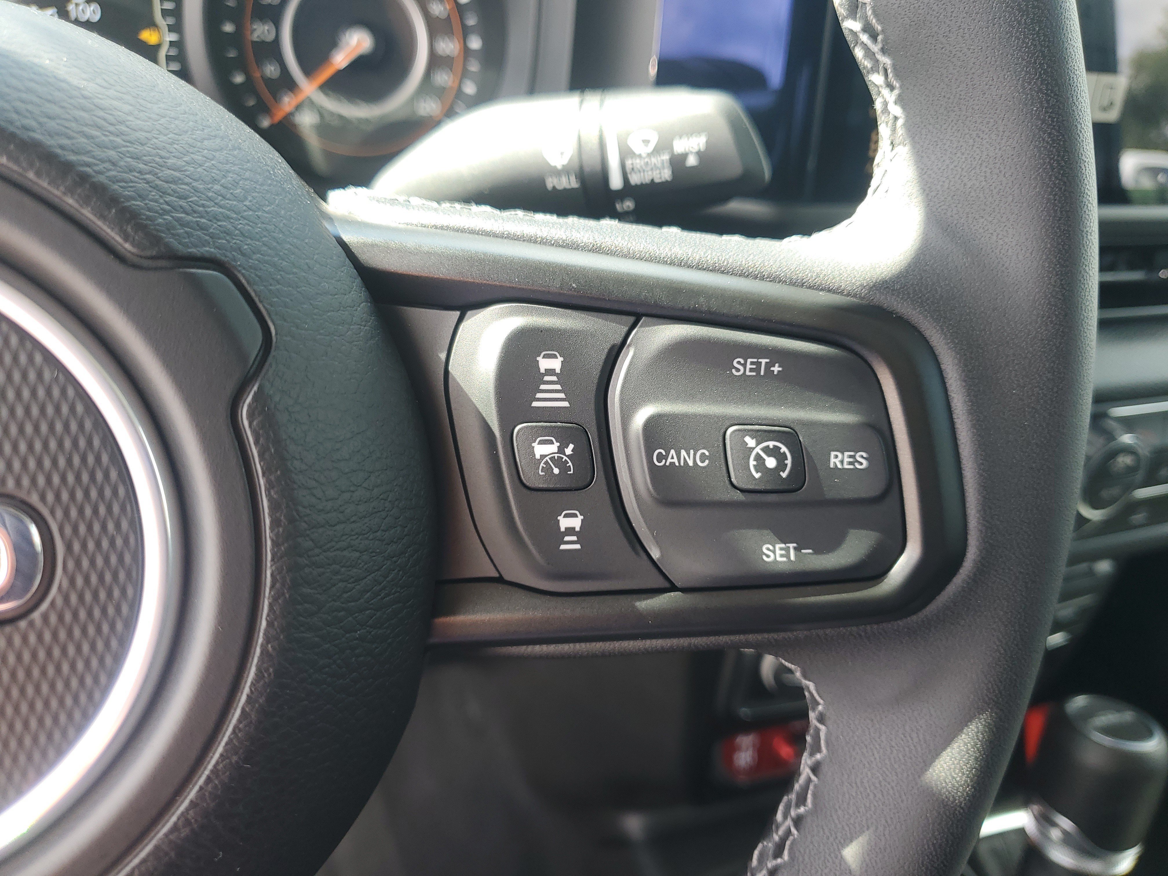 Used 2025 Jeep Gladiator Sport AWD/4WD image 17
