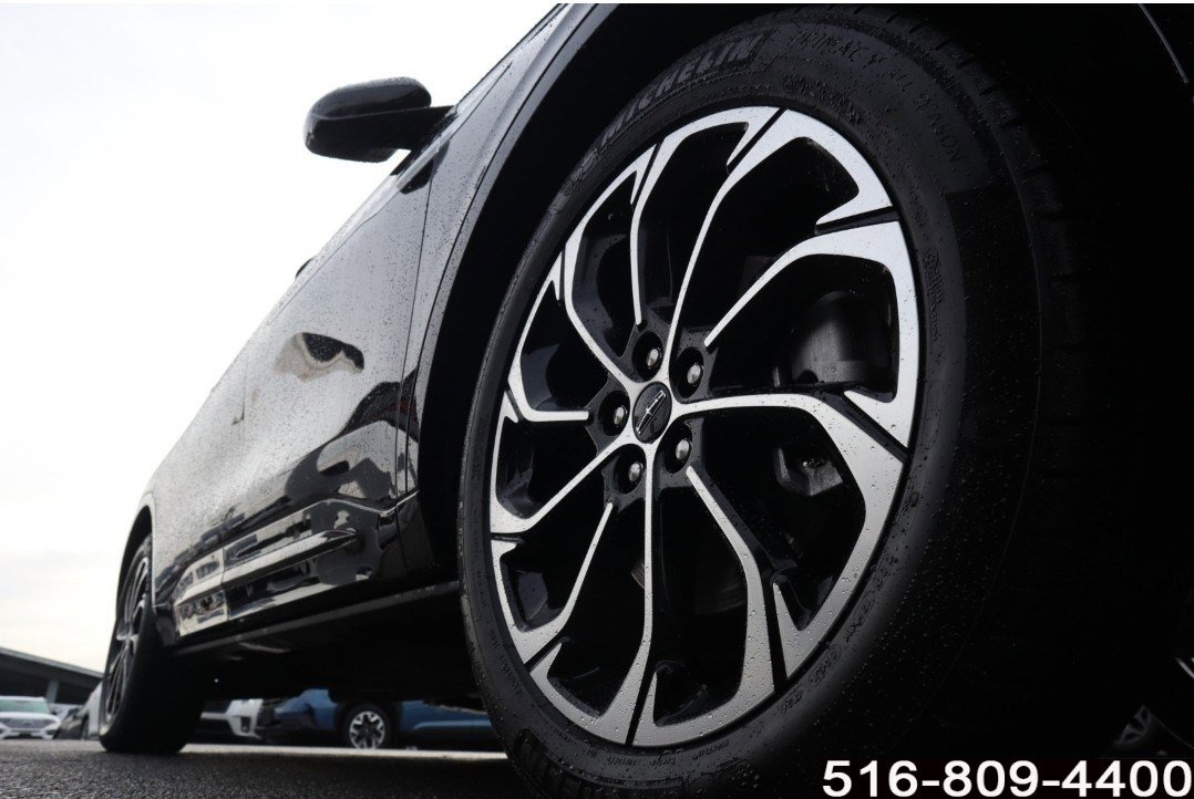 Used 2025 Lincoln Nautilus Reserve image 9