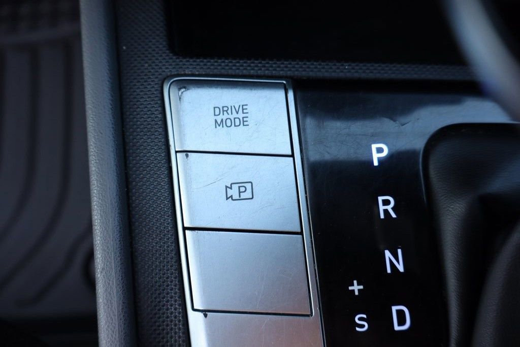 Used 2021 Hyundai Elantra SE image 14