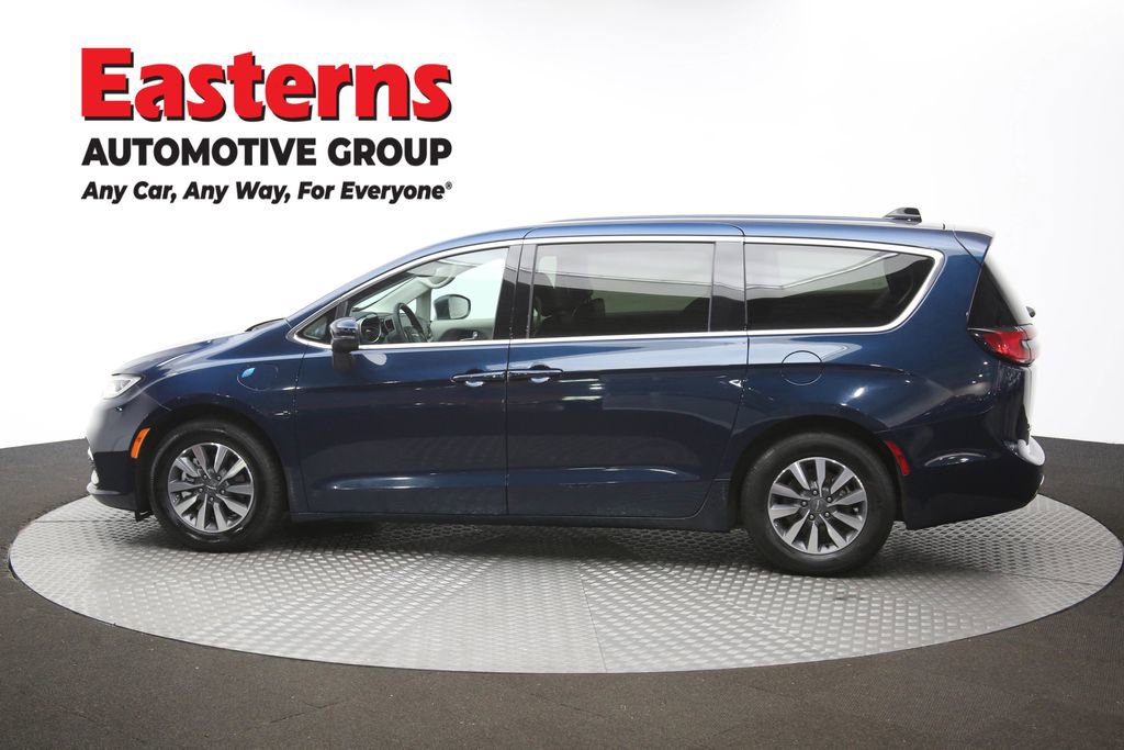 Used 2023 Chrysler Pacifica Touring-L FWD image 63