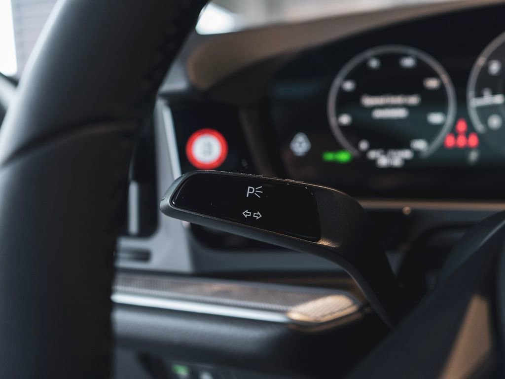 New 2025 Porsche Cayenne image 19