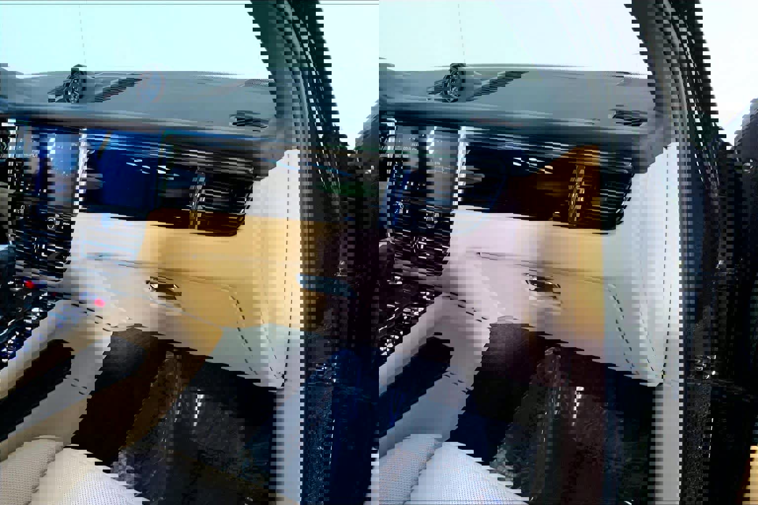 Used 2025 Porsche Macan image 22