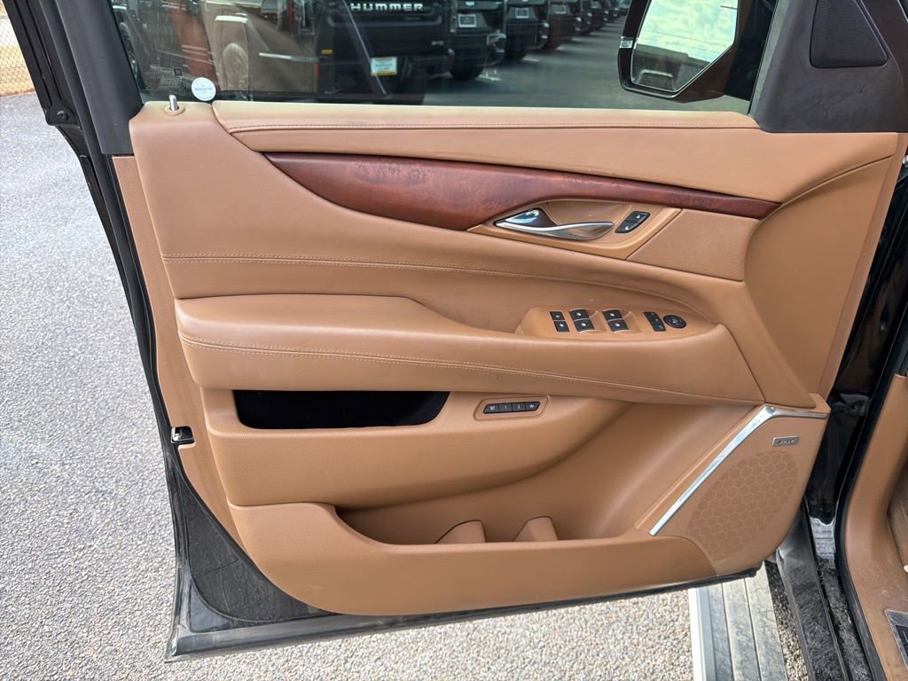 Used 2017 Cadillac Escalade Platinum image 20