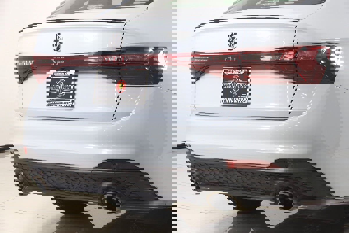 Used 2025 Volkswagen Jetta GLI Autobahn image 43