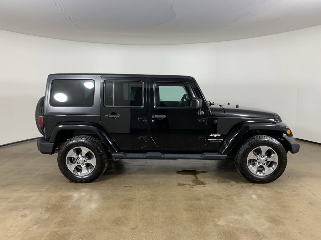 Used 2016 Jeep Wrangler Unlimited Sahara w/ Connectivity Group image 7