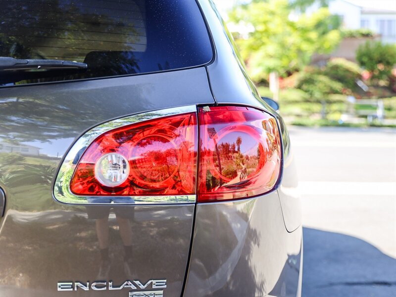 Used 2011 Buick Enclave CXL FWD image 14