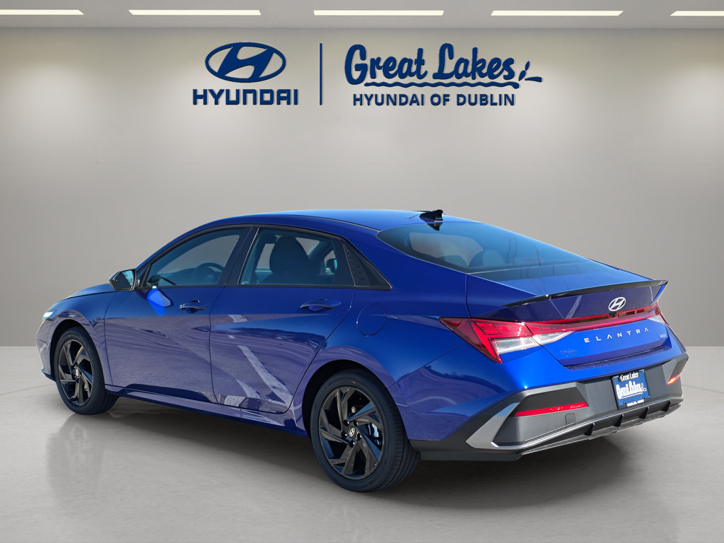 New 2026 Hyundai Elantra SEL FWD image 3