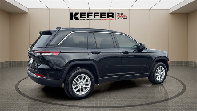 Certified 2025 Jeep Grand Cherokee Laredo X w/ Luxury Tech Group I image 5