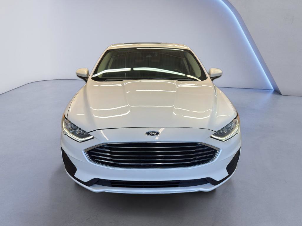 Used 2019 Ford Fusion SE FWD image 2