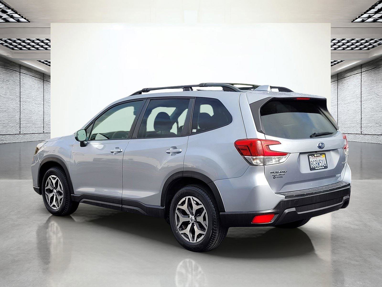 Used 2019 Subaru Forester Premium w/ All-Weather Package AWD/4WD image 9
