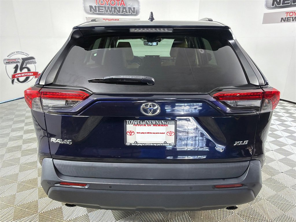 Used 2020 Toyota RAV4 XLE Premium image 5