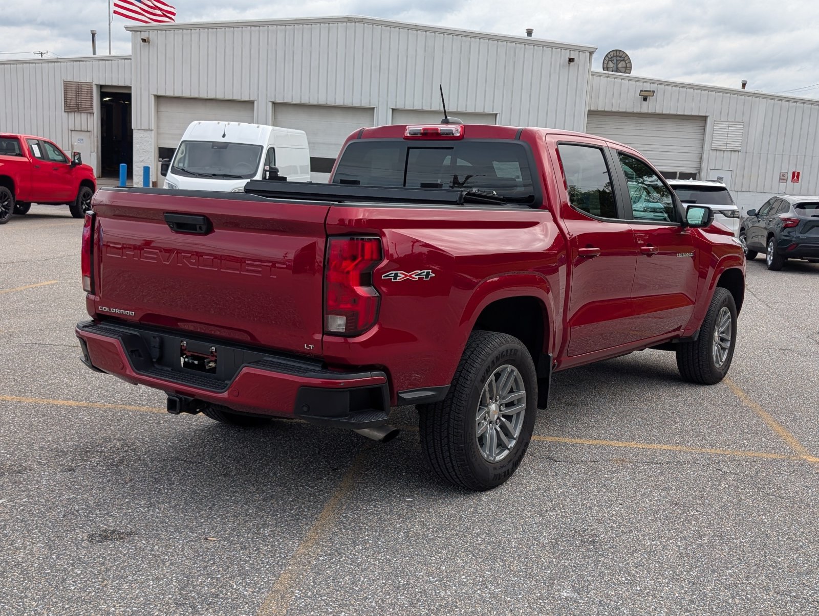 Used 2024 Chevrolet Colorado LT w/ LT Convenience Package II AWD/4WD image 3