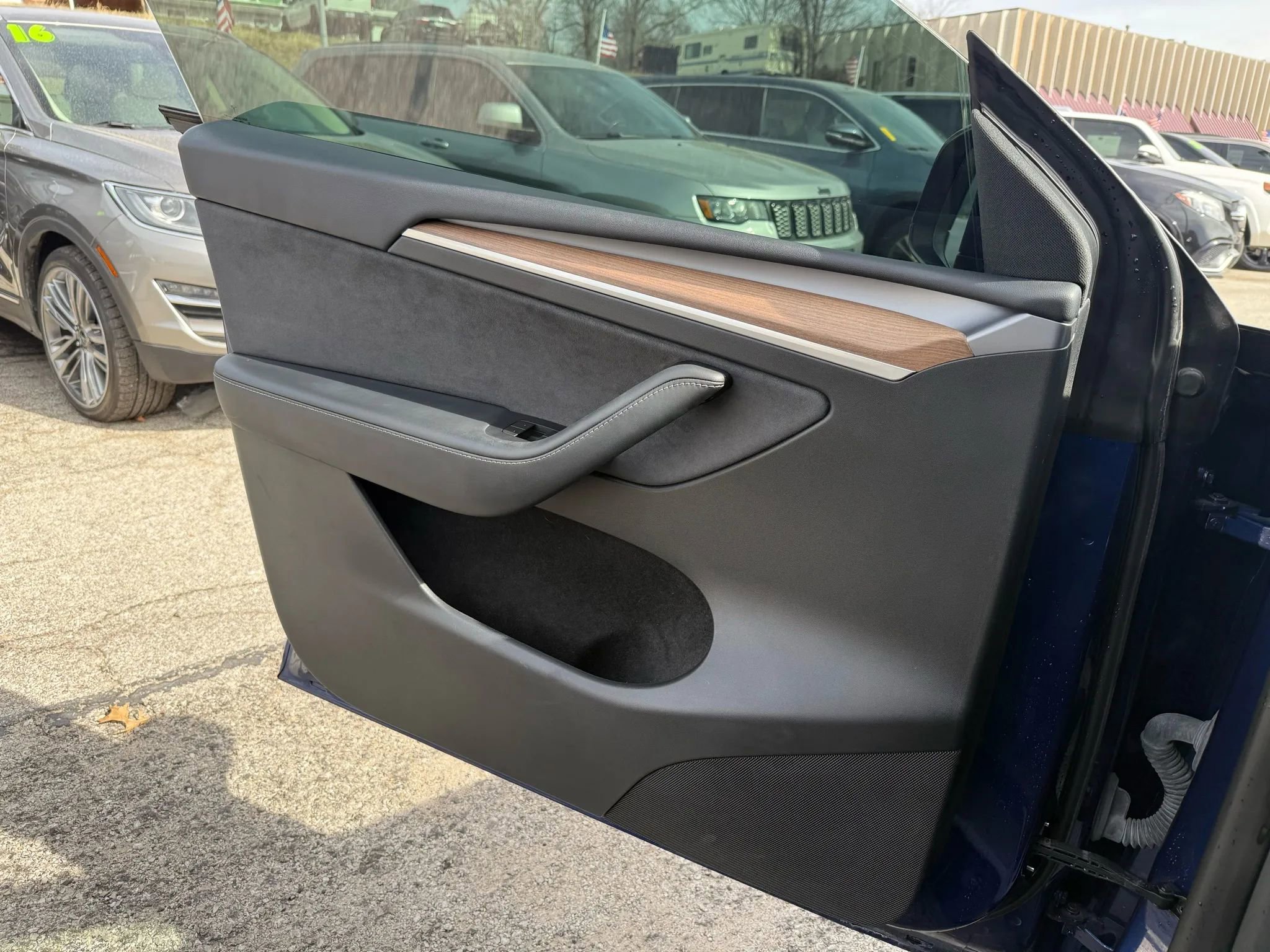 Used 2023 Tesla Model Y Performance image 16