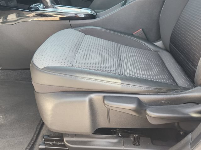 Used 2024 Chevrolet Trax LT FWD image 23