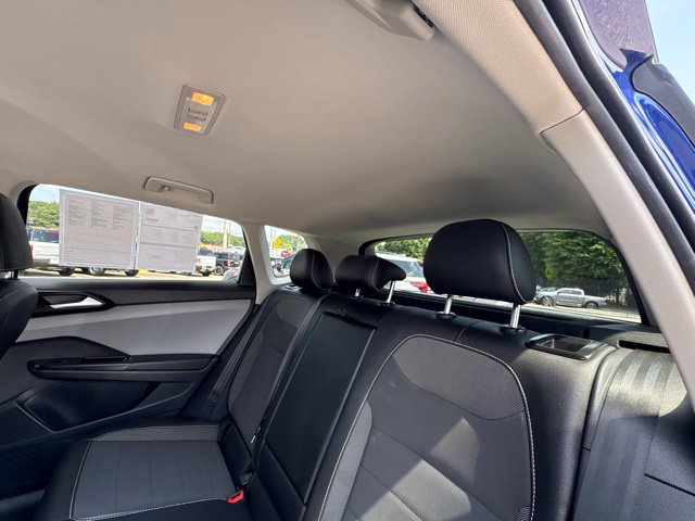 Used 2022 Volkswagen Taos SE FWD image 30